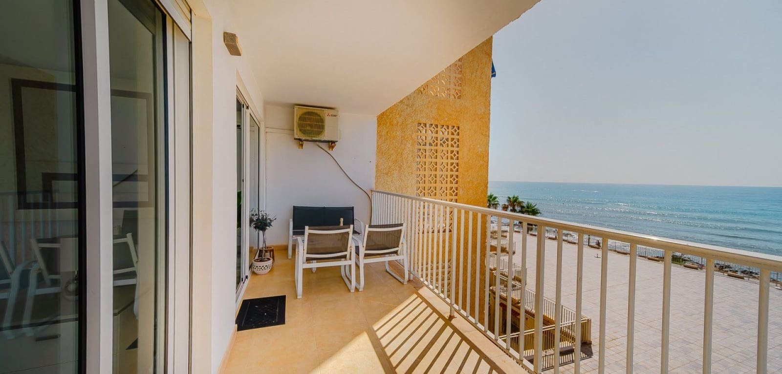 3 makuuhuone Huoneisto myytävänä paikassa Torrevieja - 369 000 € (Ref: 9386579)