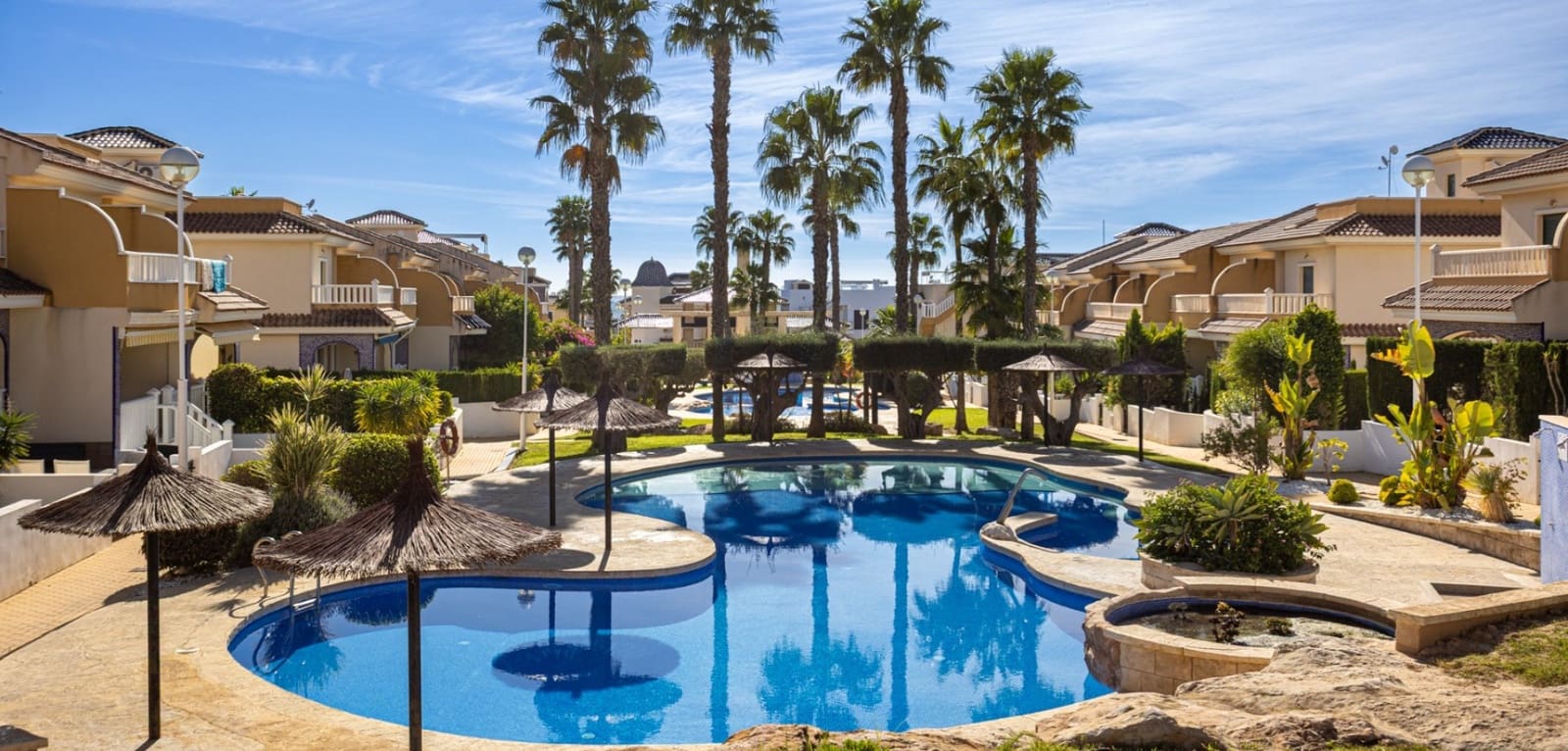 2 soveværelse Lejlighed til salg i Dona Pepa med swimmingpool - € 195.000 (Ref: 9386581)