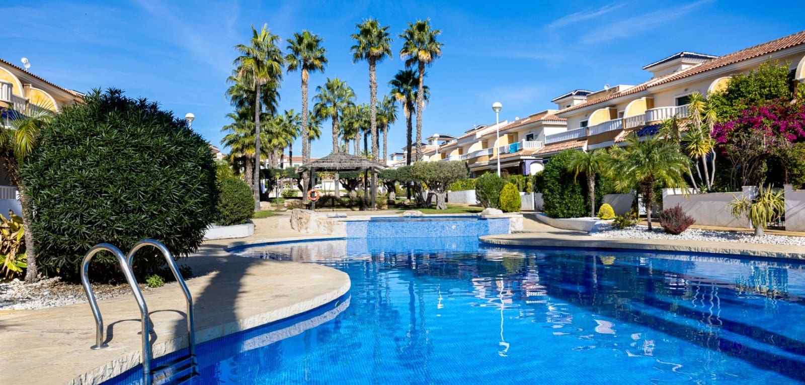 2 soveværelse Lejlighed til salg i Dona Pepa med swimmingpool - € 195.000 (Ref: 9386581)