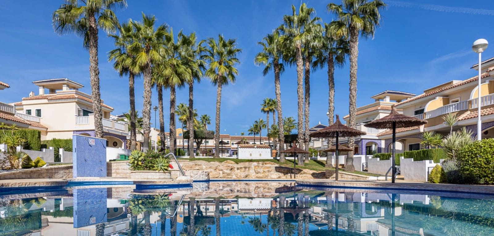 2 soveværelse Lejlighed til salg i Dona Pepa med swimmingpool - € 195.000 (Ref: 9386581)