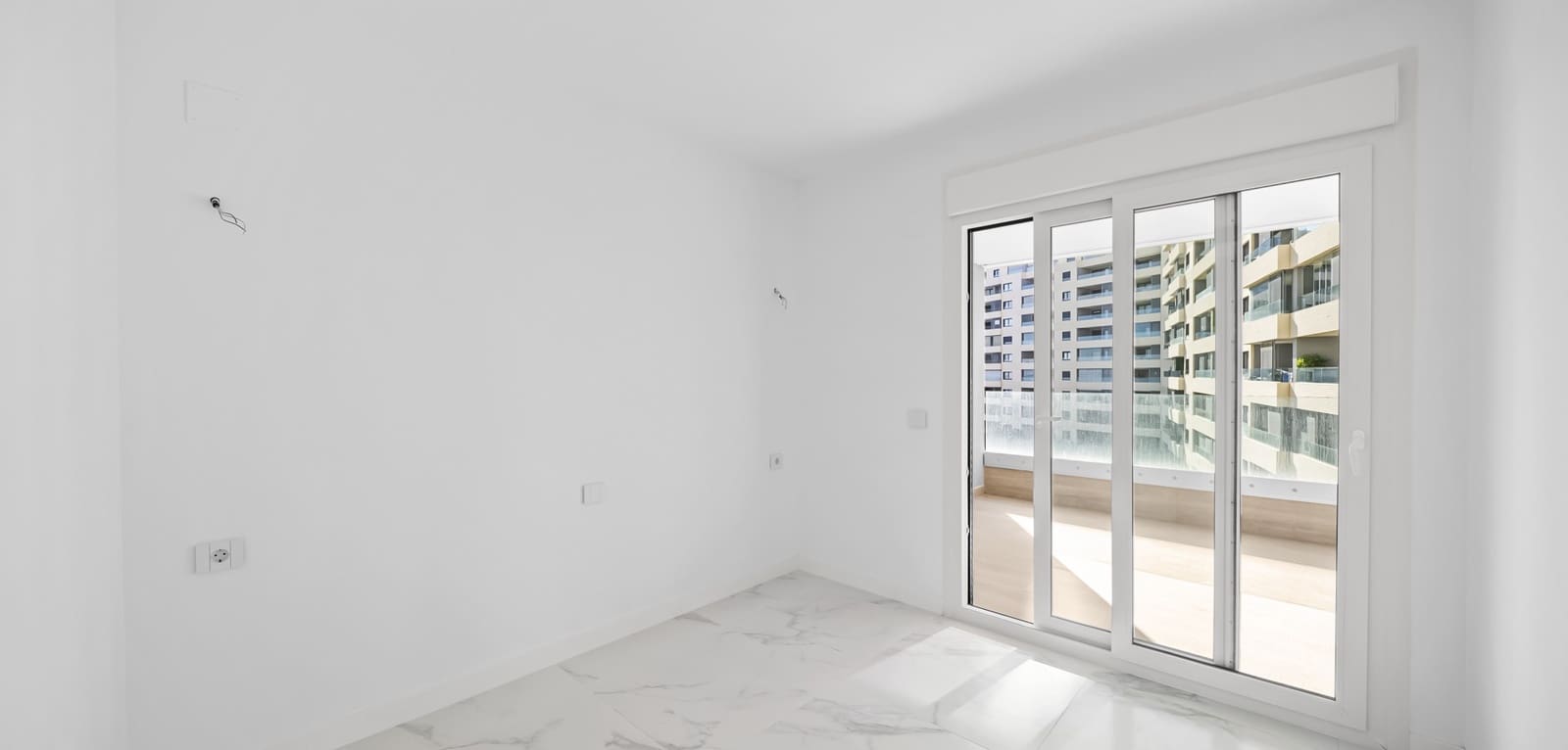 3 soveværelse Lejlighed til salg i Punta Prima med swimmingpool - € 599.000 (Ref: 9388219)