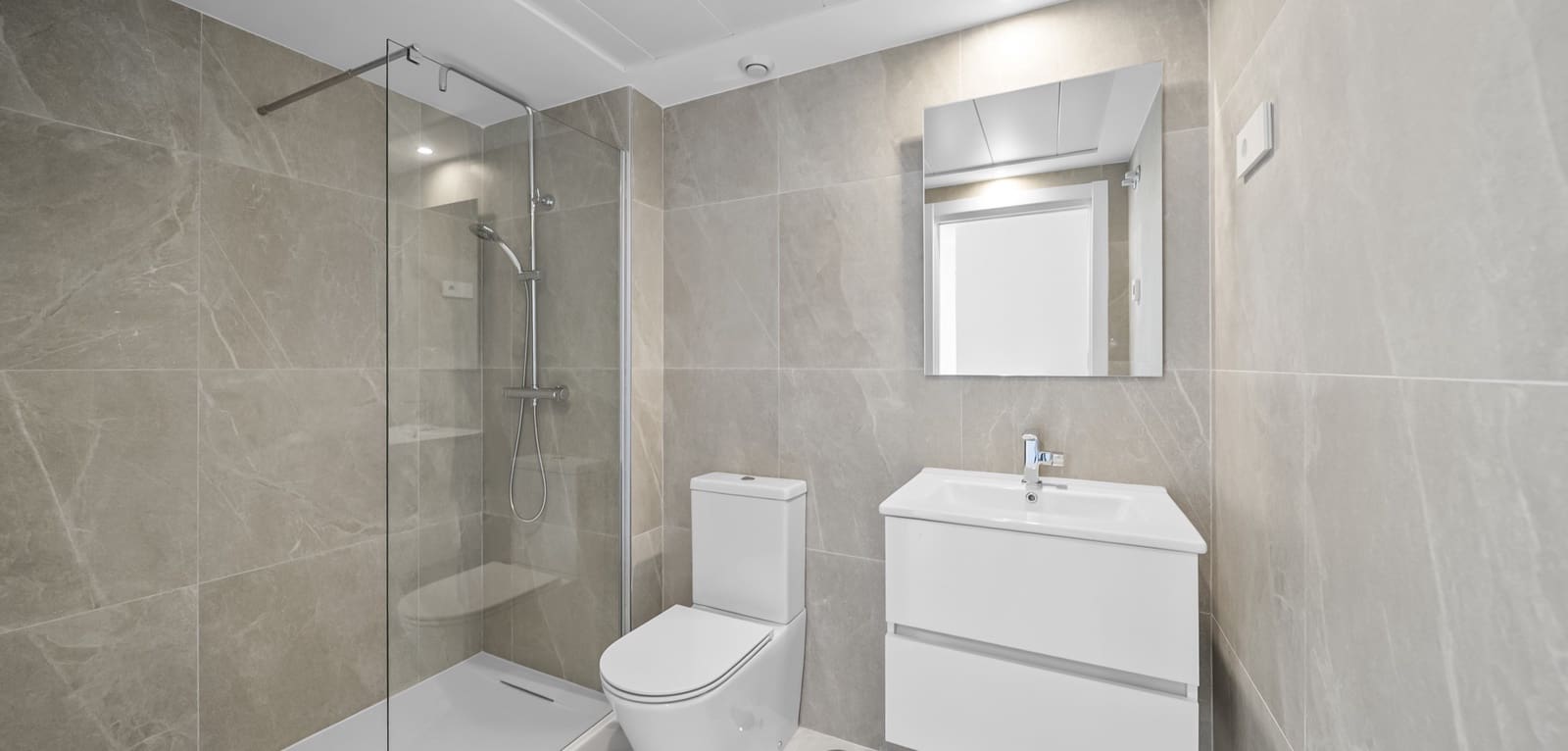 3 soveværelse Lejlighed til salg i Punta Prima med swimmingpool - € 599.000 (Ref: 9388219)