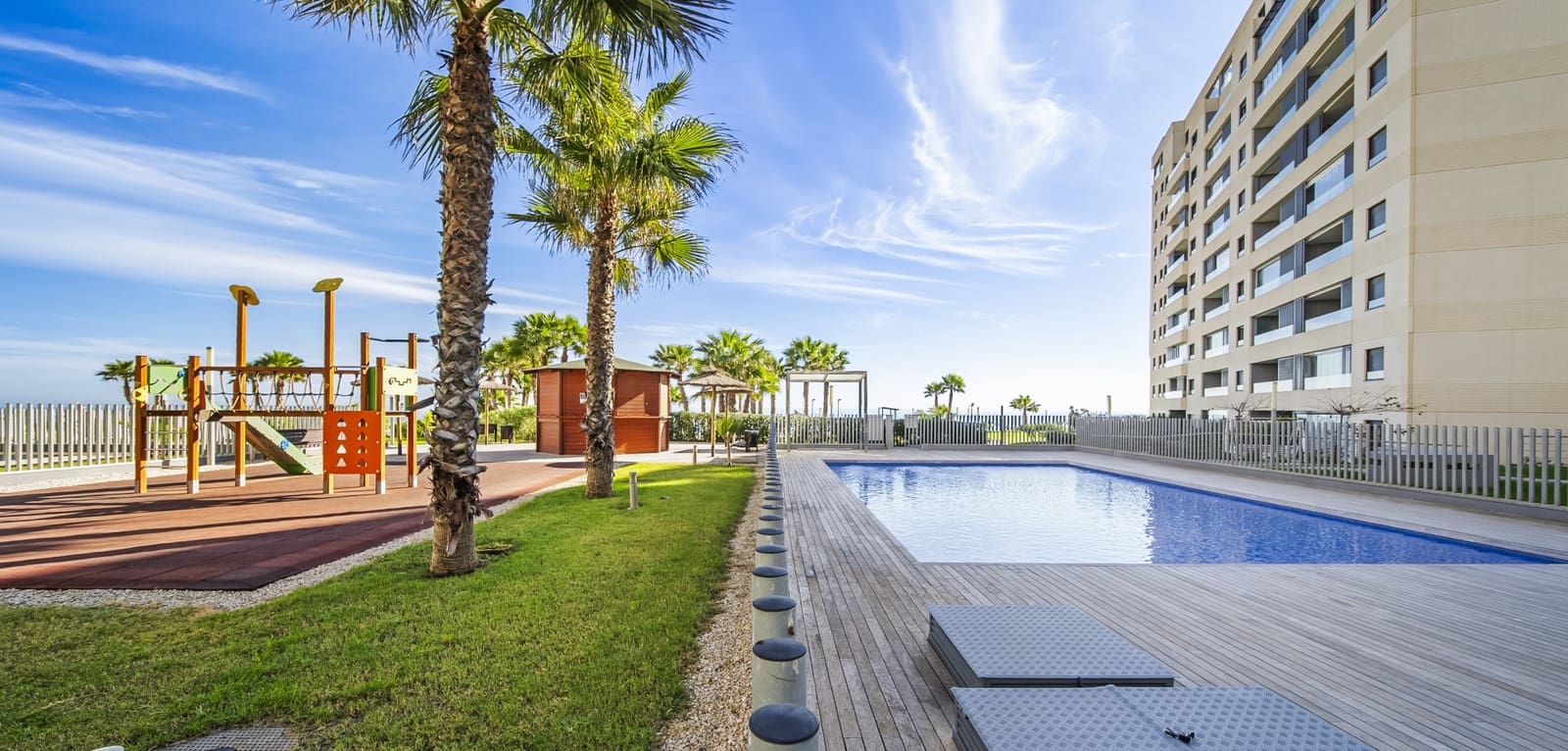 3 soveværelse Lejlighed til salg i Punta Prima med swimmingpool - € 599.000 (Ref: 9388219)