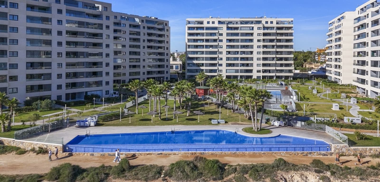 3 soveværelse Lejlighed til salg i Punta Prima med swimmingpool - € 599.000 (Ref: 9388219)