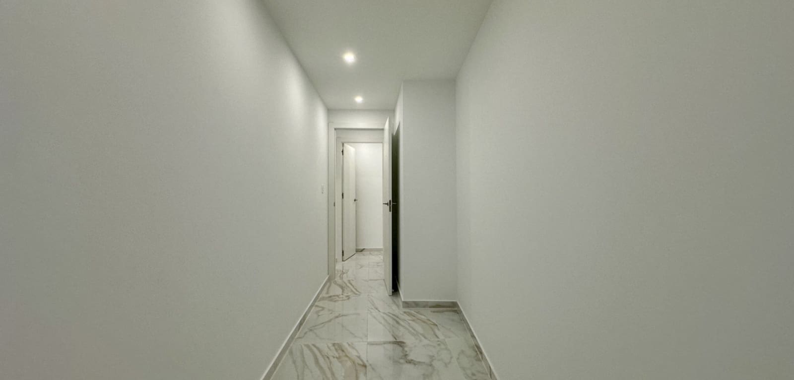 2 slaapkamer Appartement te koop in Torrevieja - € 239.000 (Ref: 9393474)