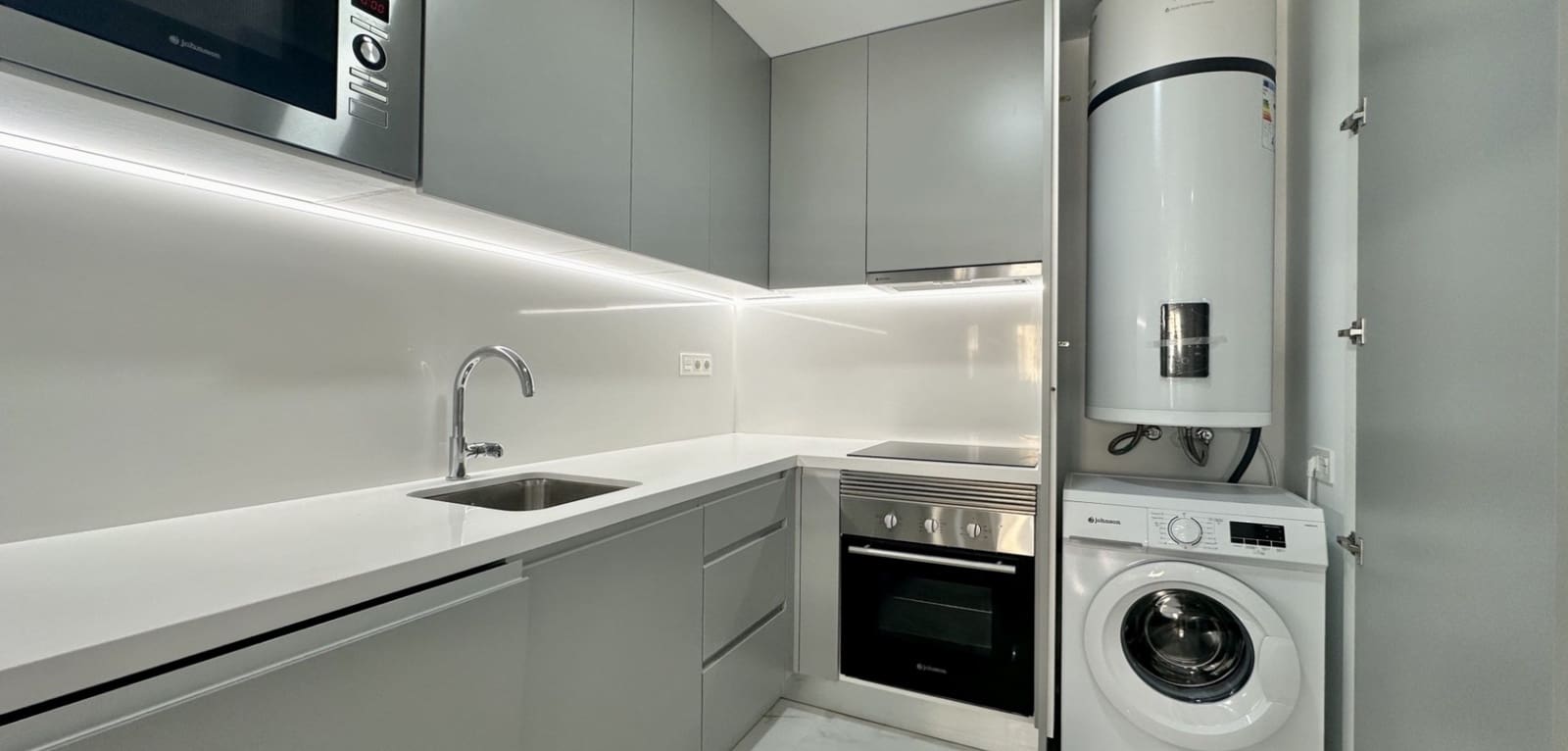 2 slaapkamer Appartement te koop in Torrevieja - € 239.000 (Ref: 9393474)