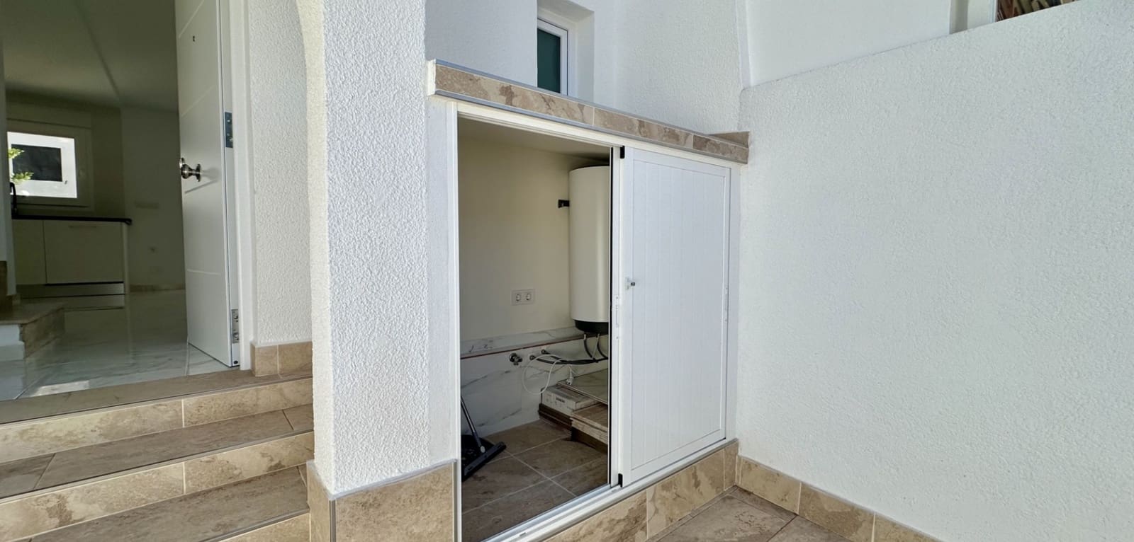 3 makuuhuone Omakotitalo myytävänä paikassa Torrevieja mukana uima-altaan - 229 000 € (Ref: 9393475)