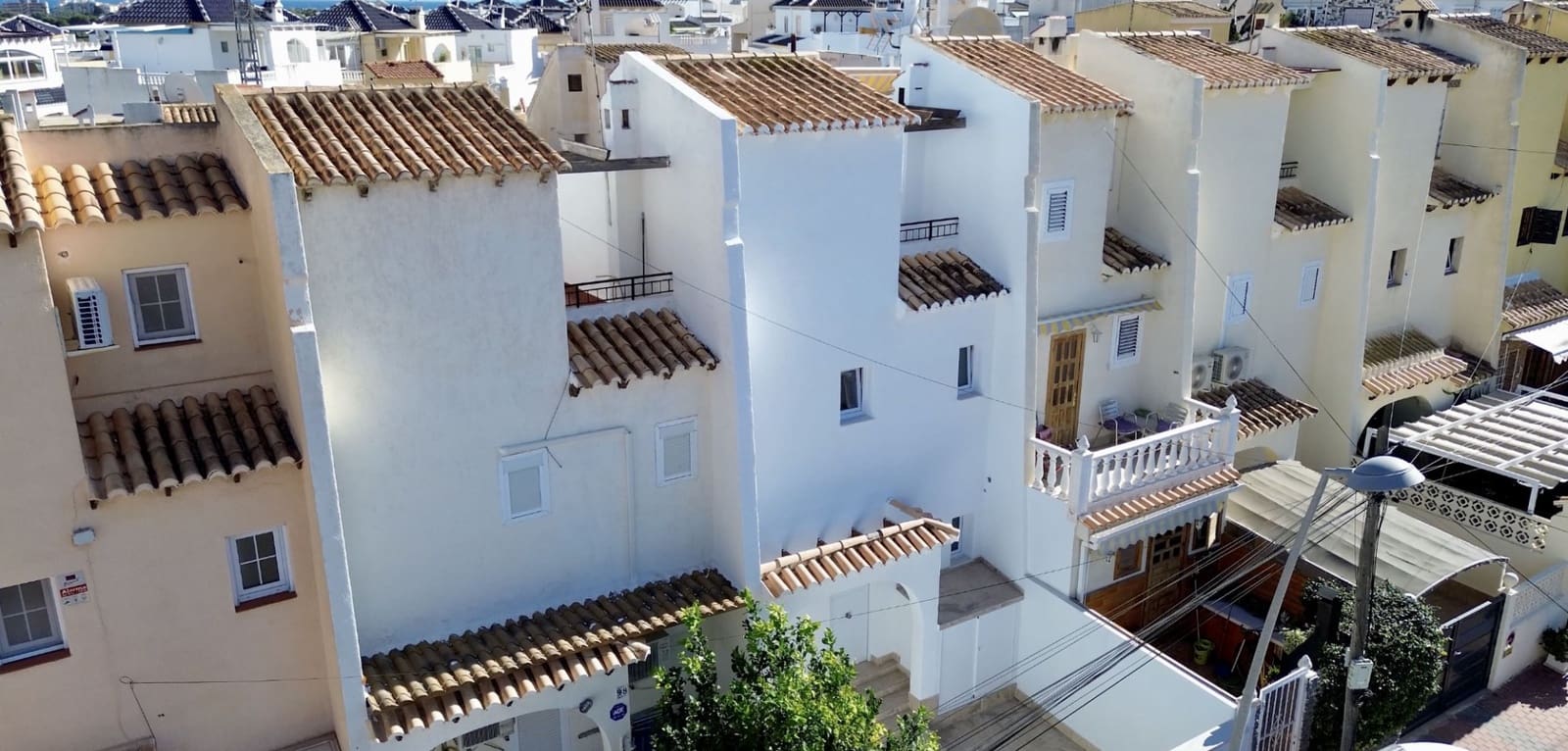 3 makuuhuone Omakotitalo myytävänä paikassa Torrevieja mukana uima-altaan - 229 000 € (Ref: 9393475)