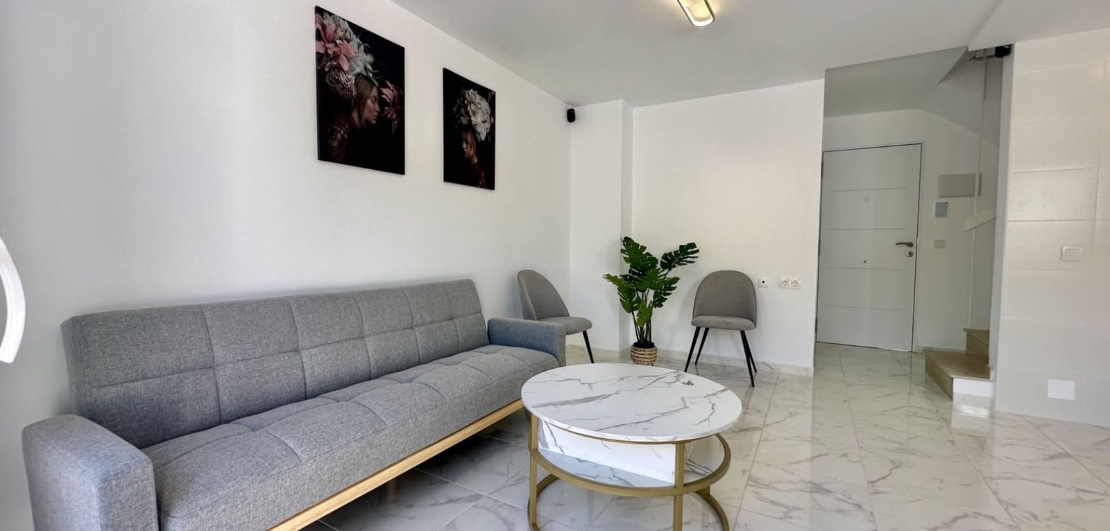 3 makuuhuone Omakotitalo myytävänä paikassa Torrevieja mukana uima-altaan - 229 000 € (Ref: 9393475)