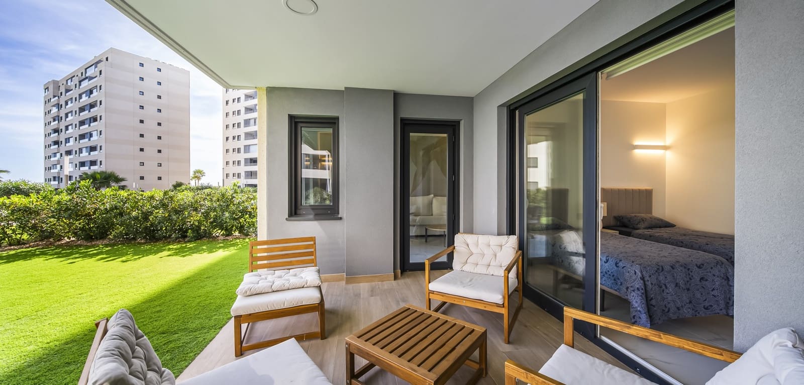 Apartamento de 2 habitaciones en Punta Prima en venta con piscina - 460.000 € (Ref: 9396745)