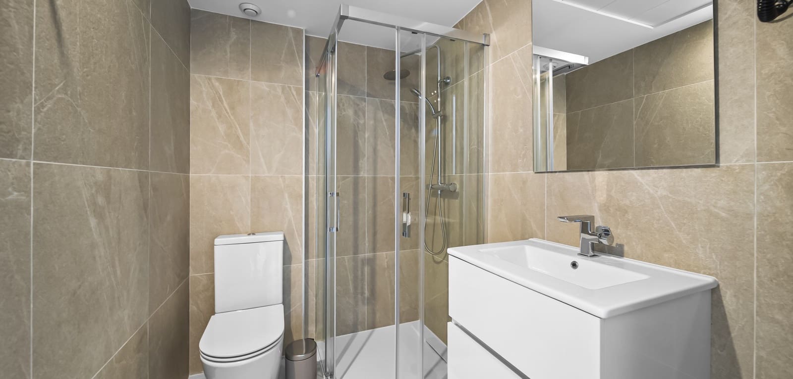 Apartamento de 2 habitaciones en Punta Prima en venta con piscina - 460.000 € (Ref: 9396745)