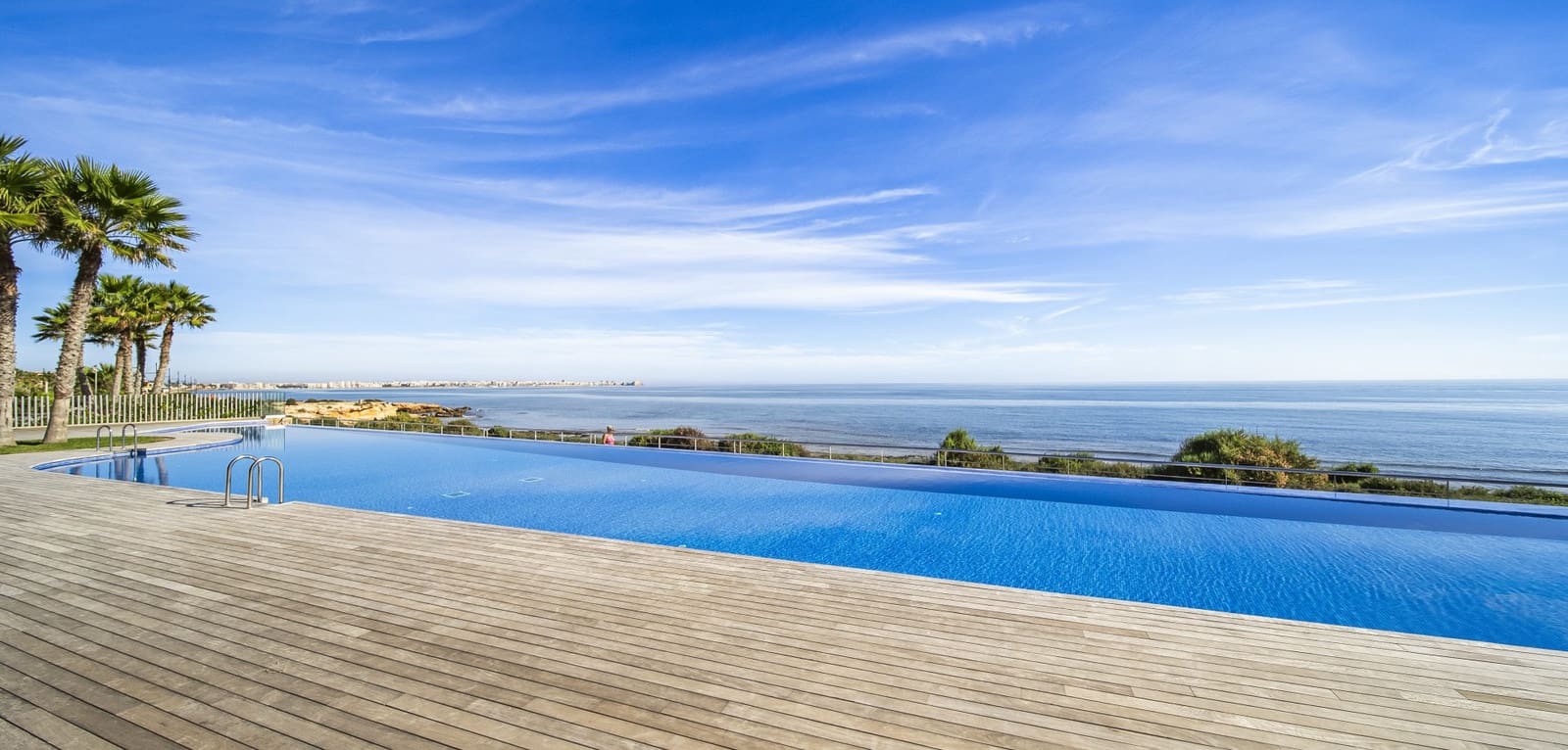 Apartamento de 2 habitaciones en Punta Prima en venta con piscina - 460.000 € (Ref: 9396745)