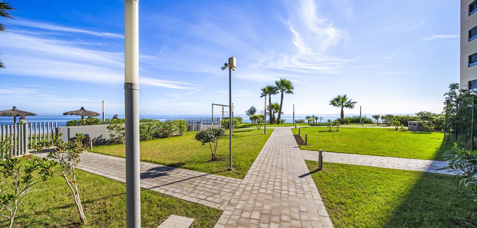 Apartamento de 2 habitaciones en Punta Prima en venta con piscina - 460.000 € (Ref: 9396745)