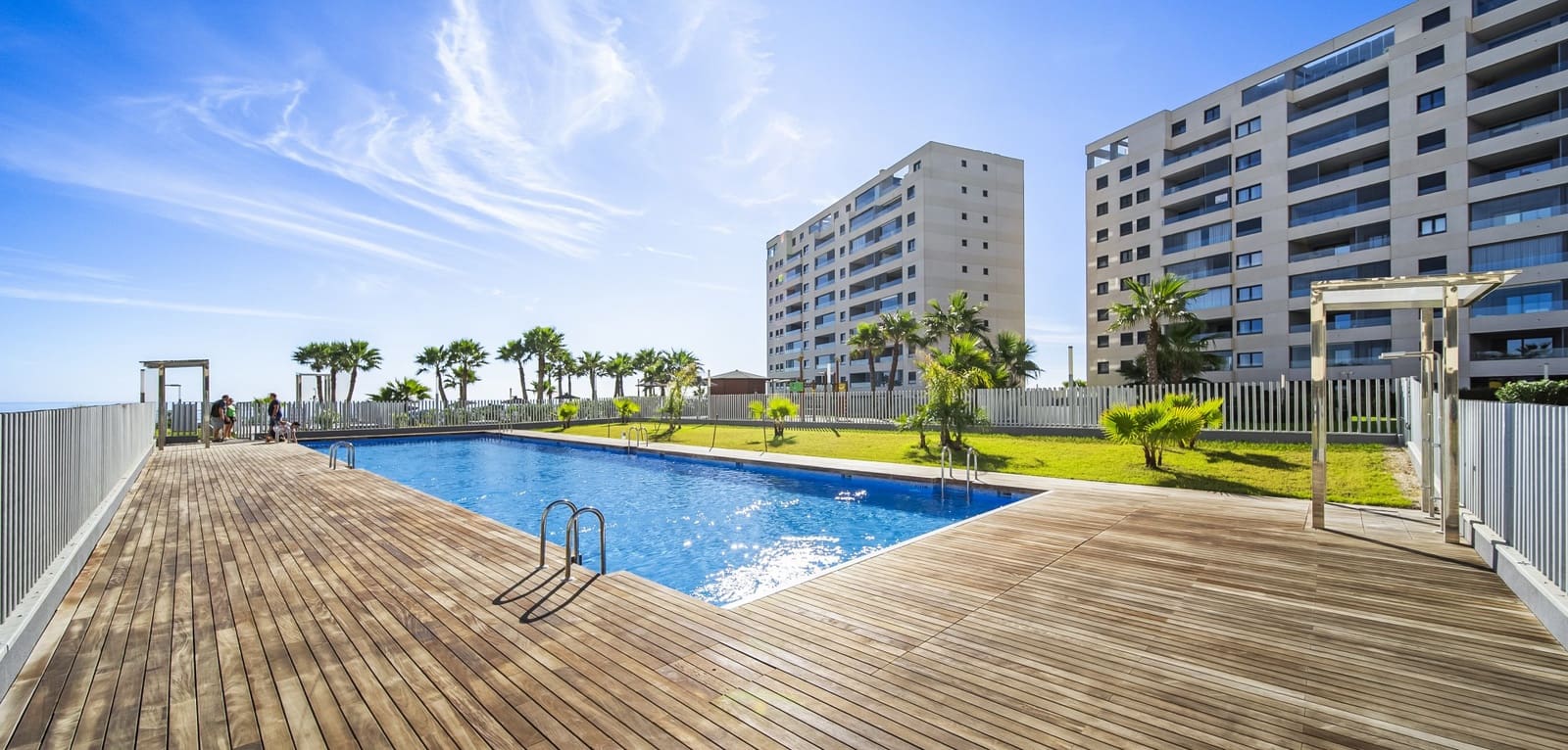 Apartamento de 2 habitaciones en Punta Prima en venta con piscina - 460.000 € (Ref: 9396745)