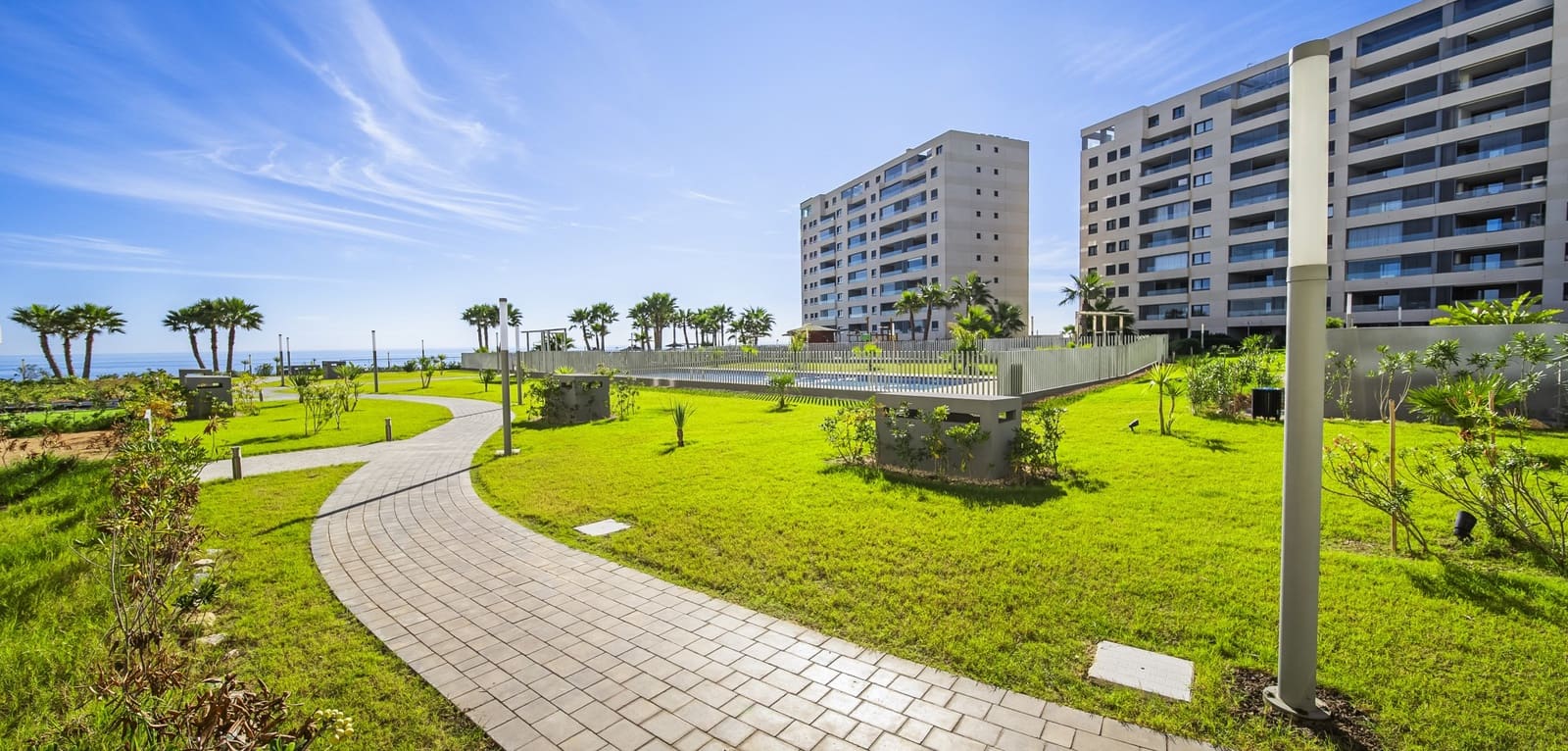 Apartamento de 2 habitaciones en Punta Prima en venta con piscina - 460.000 € (Ref: 9396745)