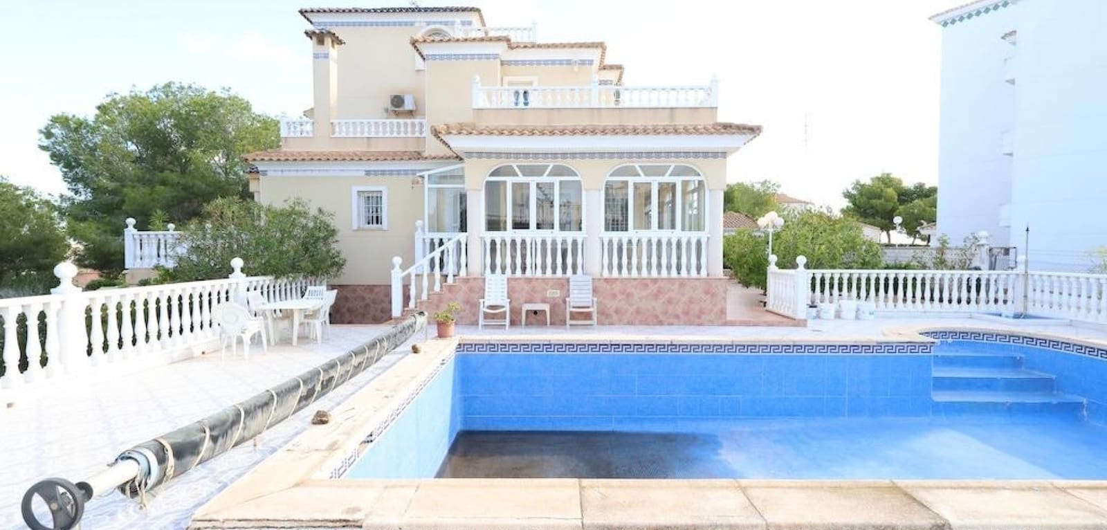 5 bedroom Villa for sale in Villamartin with pool - € 850,000 (Ref: 9399838)