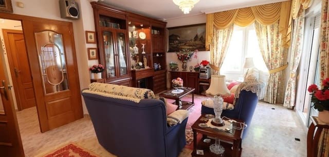 5 bedroom Villa for sale in Villamartin, Orihuela with pool - € 850,000 (Ref: 9399838)