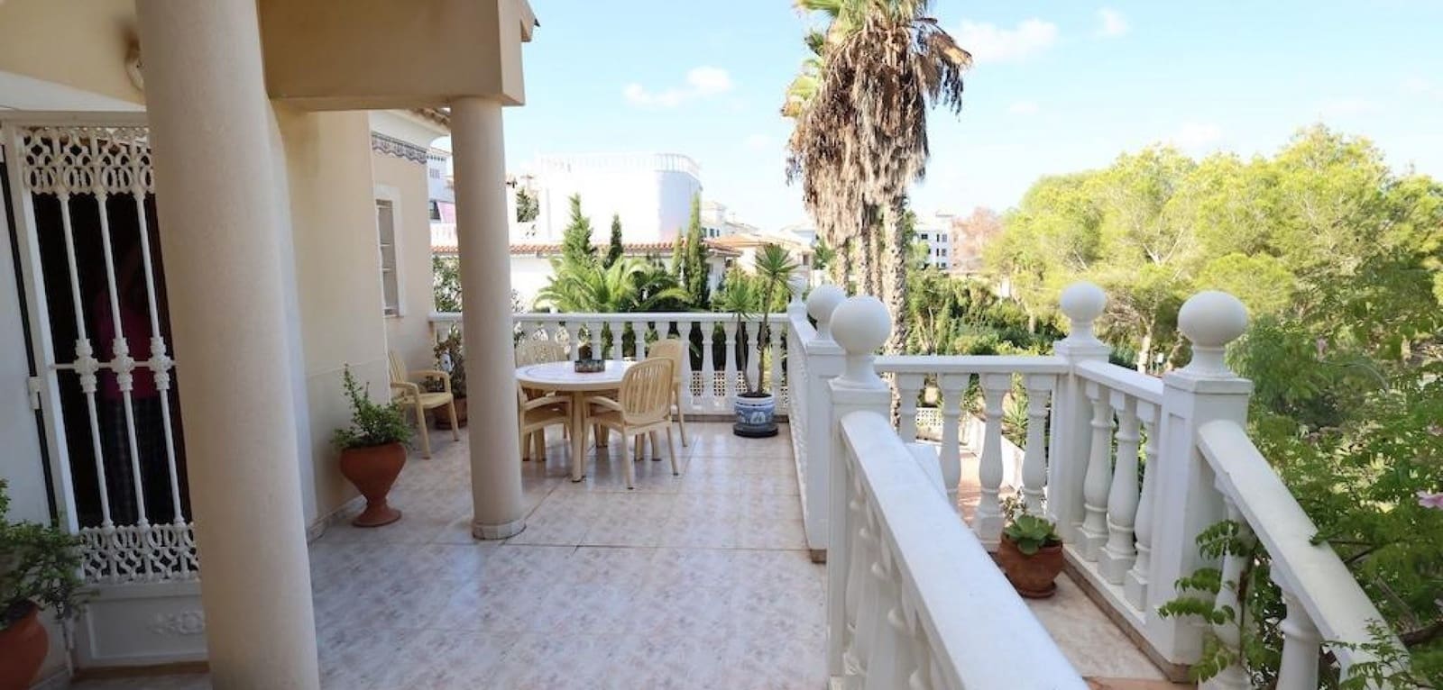 5 bedroom Villa for sale in Villamartin with pool - € 850,000 (Ref: 9399838)