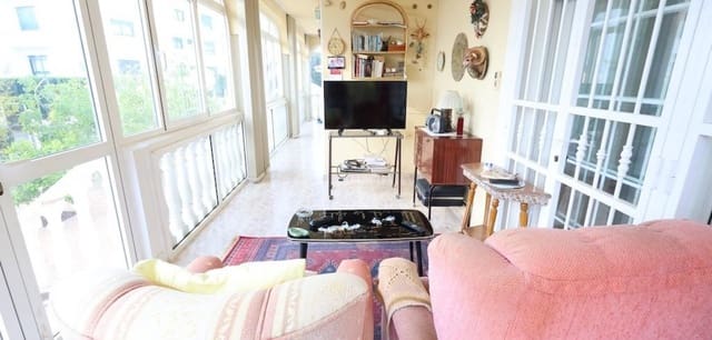 5 bedroom Villa for sale in Villamartin, Orihuela with pool - € 850,000 (Ref: 9399838)