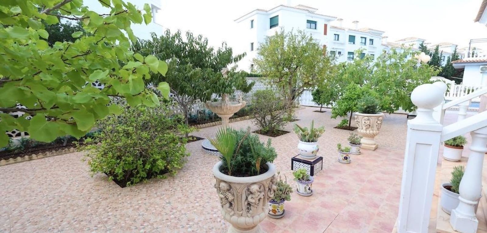 5 bedroom Villa for sale in Villamartin with pool - € 850,000 (Ref: 9399838)