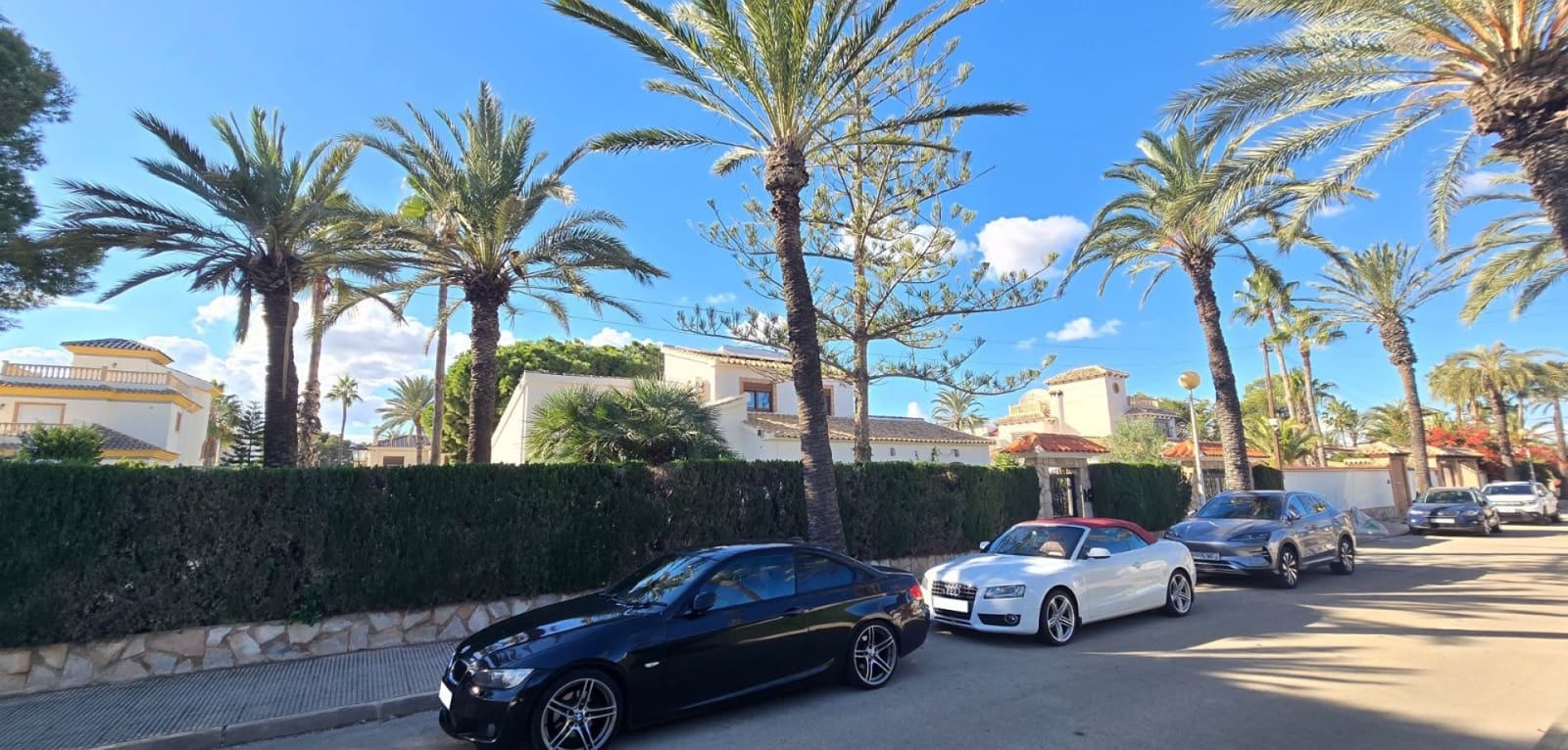 5 bedroom Villa for sale in Orihuela Costa with pool - € 850,000 (Ref: 9401067)