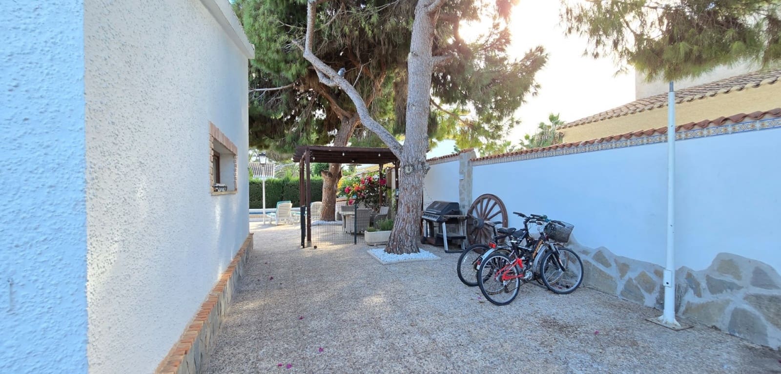 5 bedroom Villa for sale in Orihuela Costa with pool - € 850,000 (Ref: 9401067)