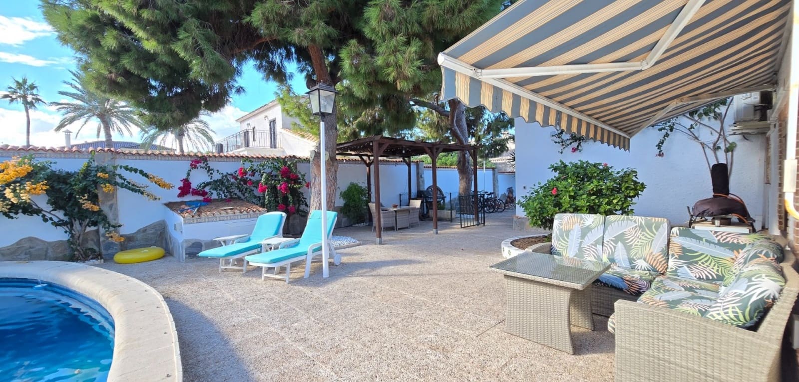 5 bedroom Villa for sale in Orihuela Costa with pool - € 850,000 (Ref: 9401067)