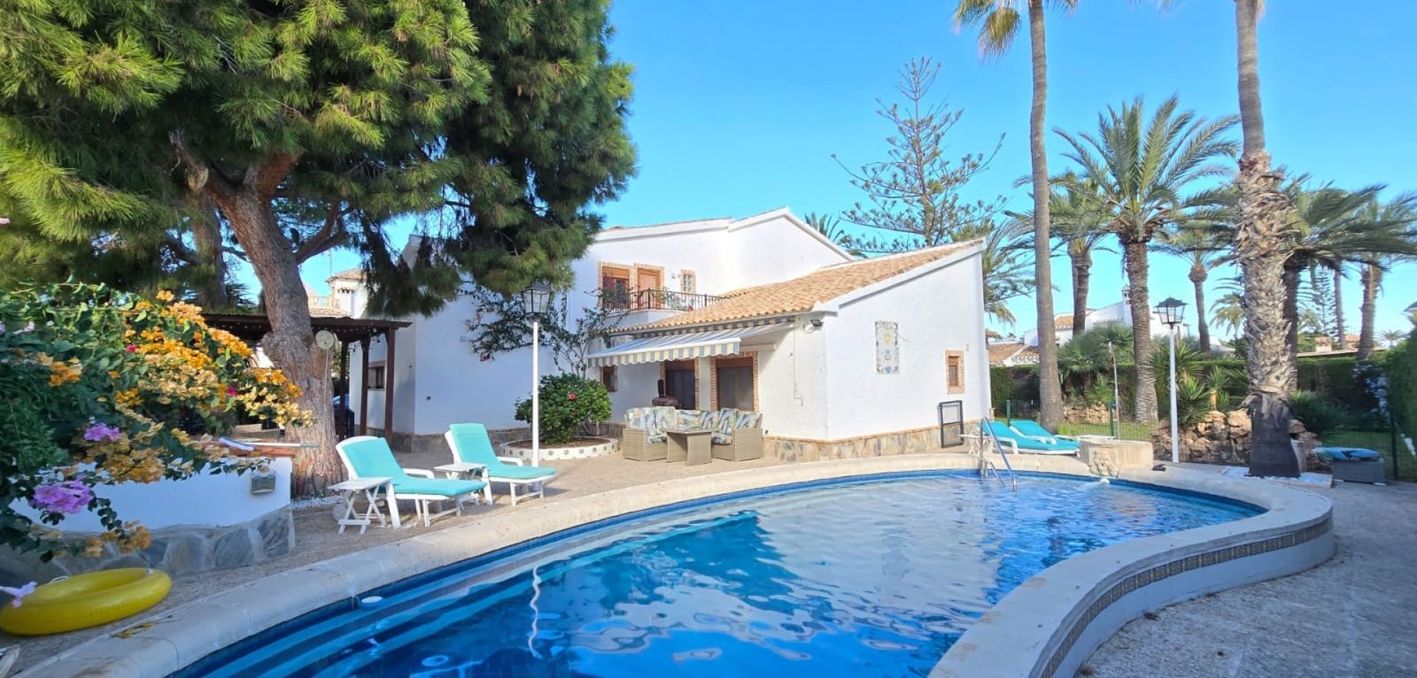 5 bedroom Villa for sale in Orihuela Costa with pool - € 850,000 (Ref: 9401067)