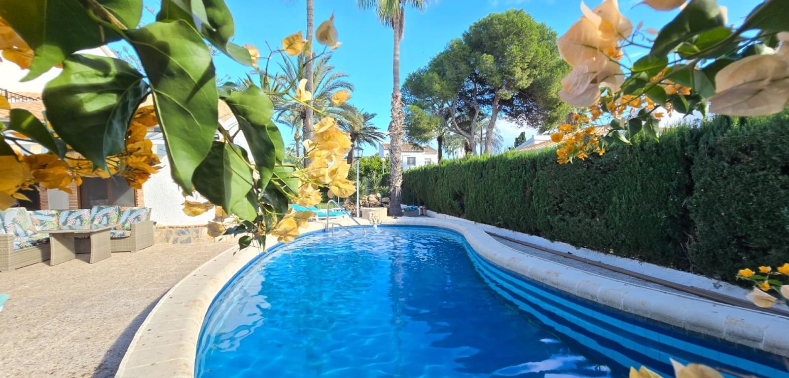 5 bedroom Villa for sale in Orihuela Costa with pool - € 850,000 (Ref: 9401067)