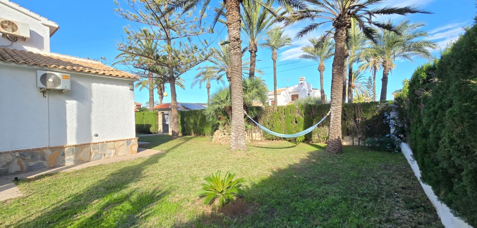 5 bedroom Villa for sale in Orihuela Costa with pool - € 850,000 (Ref: 9401067)