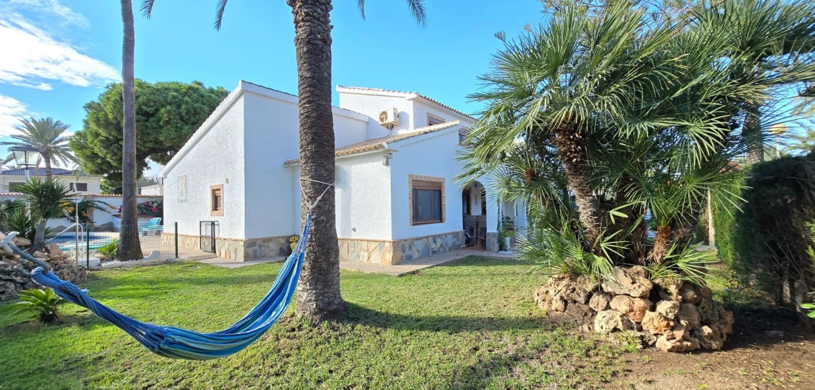 5 bedroom Villa for sale in Orihuela Costa with pool - € 850,000 (Ref: 9401067)
