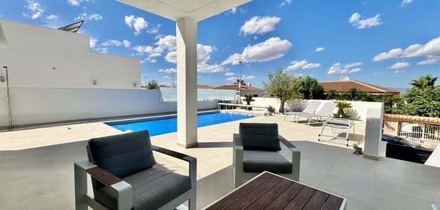 3 soveværelse Villa til salg i Ciudad Quesada, Rojales med swimmingpool - € 472.913 (Ref: 9417474)