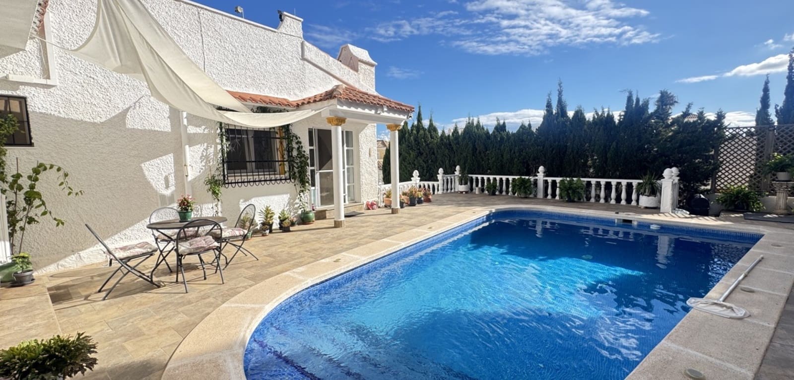 3 bedroom Villa for sale in Villamartin with pool - € 375,000 (Ref: 9417477)