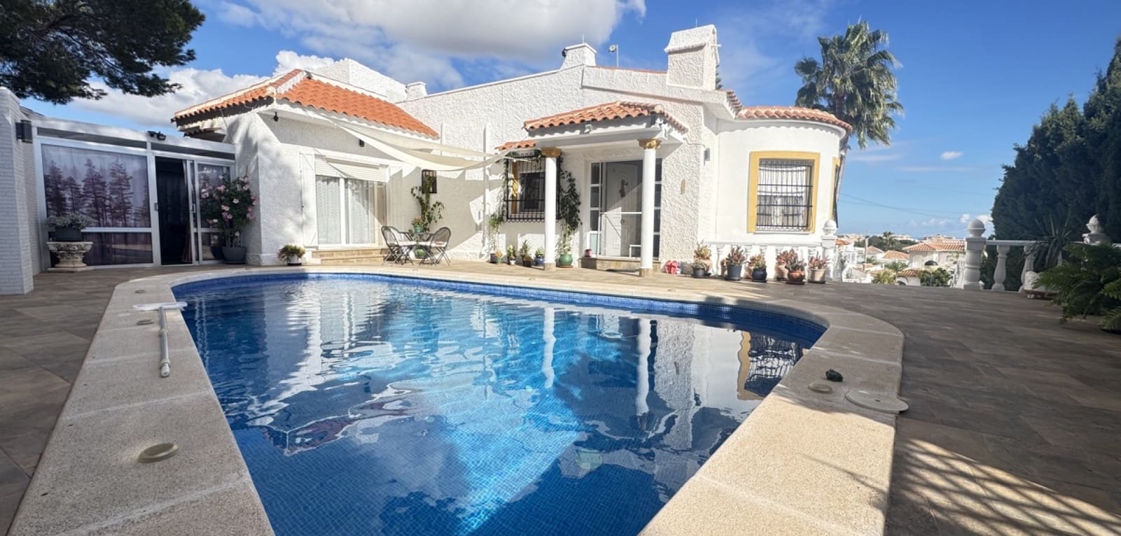 3 bedroom Villa for sale in Villamartin with pool - € 375,000 (Ref: 9417477)