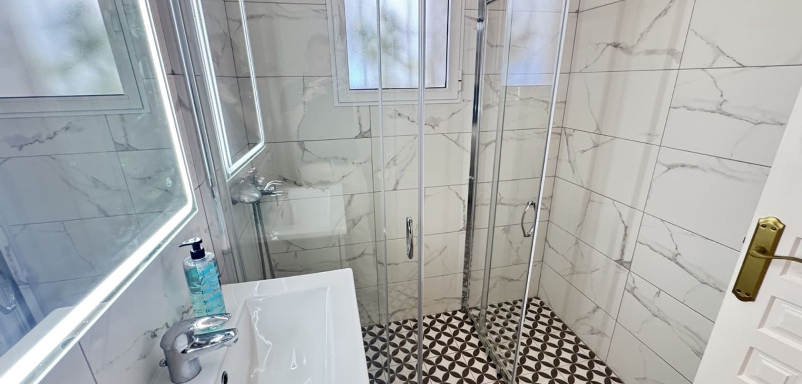 3 bedroom Villa for sale in Villamartin with pool - € 375,000 (Ref: 9417477)