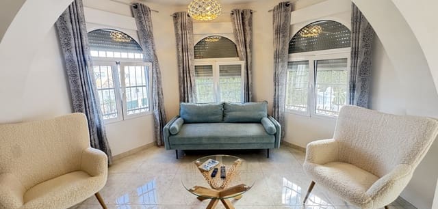 3 soveværelse Villa til salg i Villamartin, Orihuela med swimmingpool - € 375.000 (Ref: 9417477)