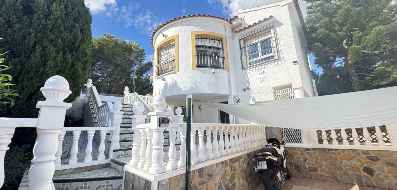 3 bedroom Villa for sale in Villamartin with pool - € 375,000 (Ref: 9417477)
