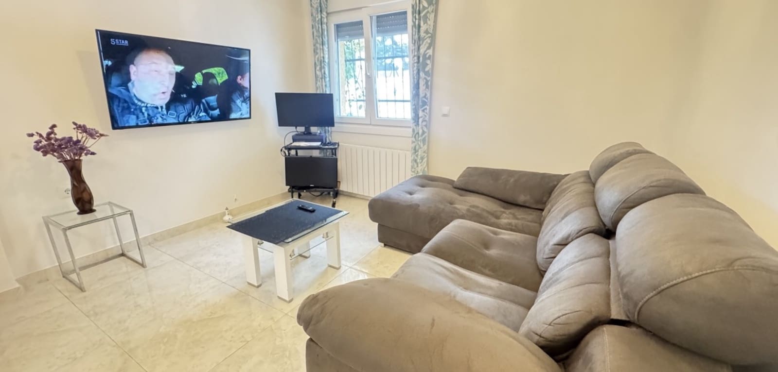 3 bedroom Villa for sale in Villamartin with pool - € 375,000 (Ref: 9417477)