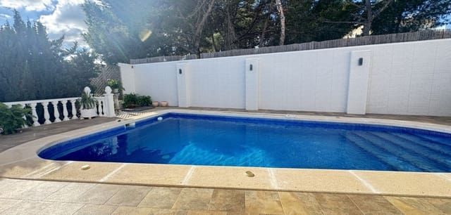 3 soveværelse Villa til salg i Villamartin, Orihuela med swimmingpool - € 375.000 (Ref: 9417477)