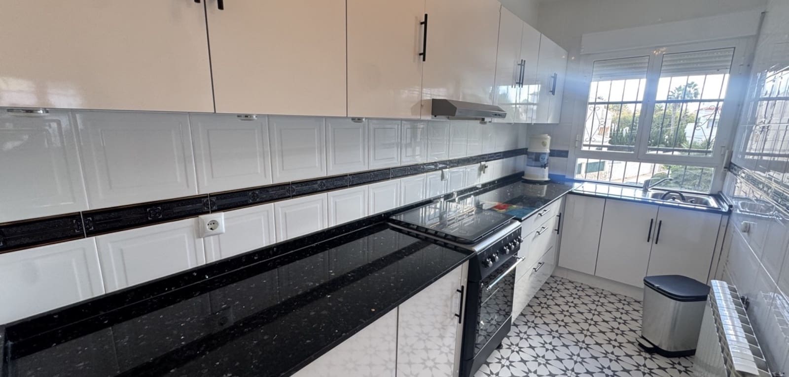 3 bedroom Villa for sale in Villamartin with pool - € 375,000 (Ref: 9417477)