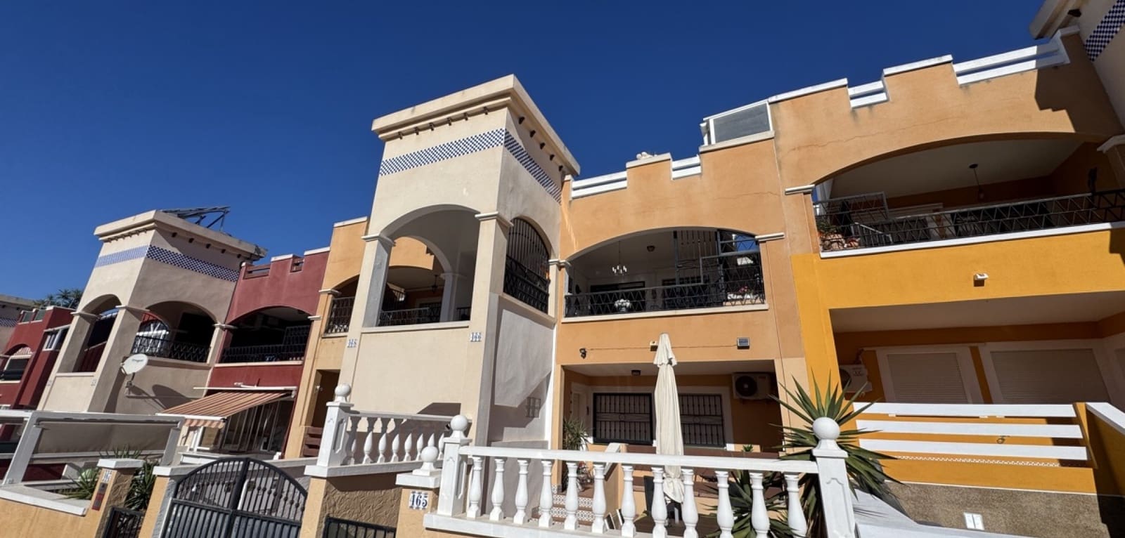 2 bedroom Apartment for sale in Los Altos with pool - € 179,995 (Ref: 9417478)