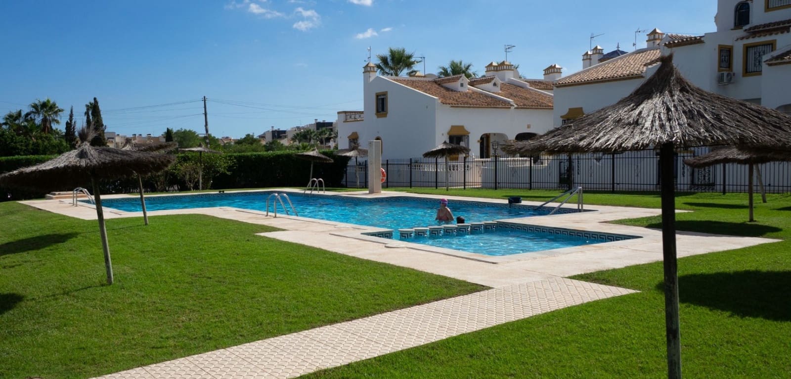 3 bedroom Apartment for sale in Villamartin with pool - € 199,000 (Ref: 9420069)