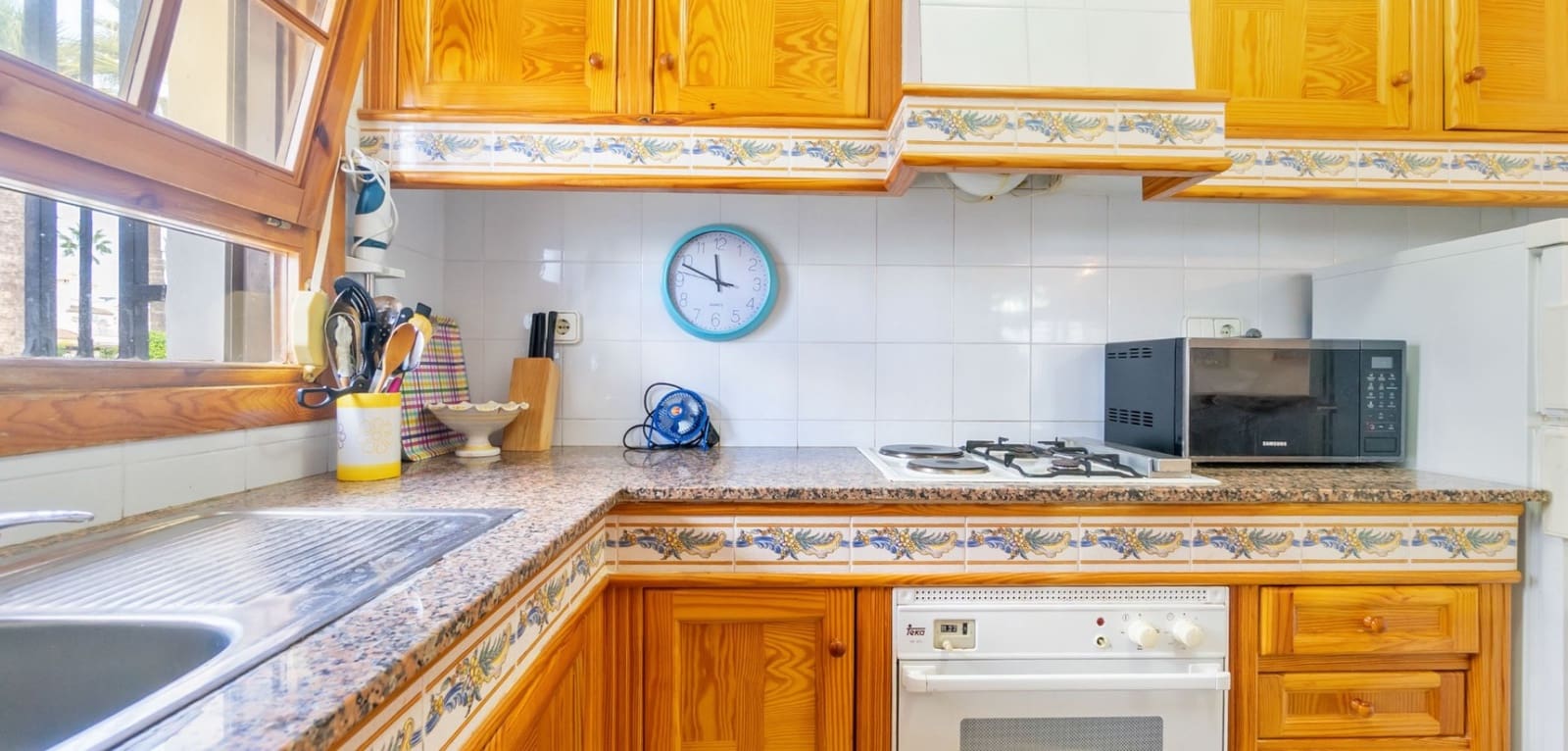 3 bedroom Apartment for sale in Villamartin with pool - € 199,000 (Ref: 9420069)