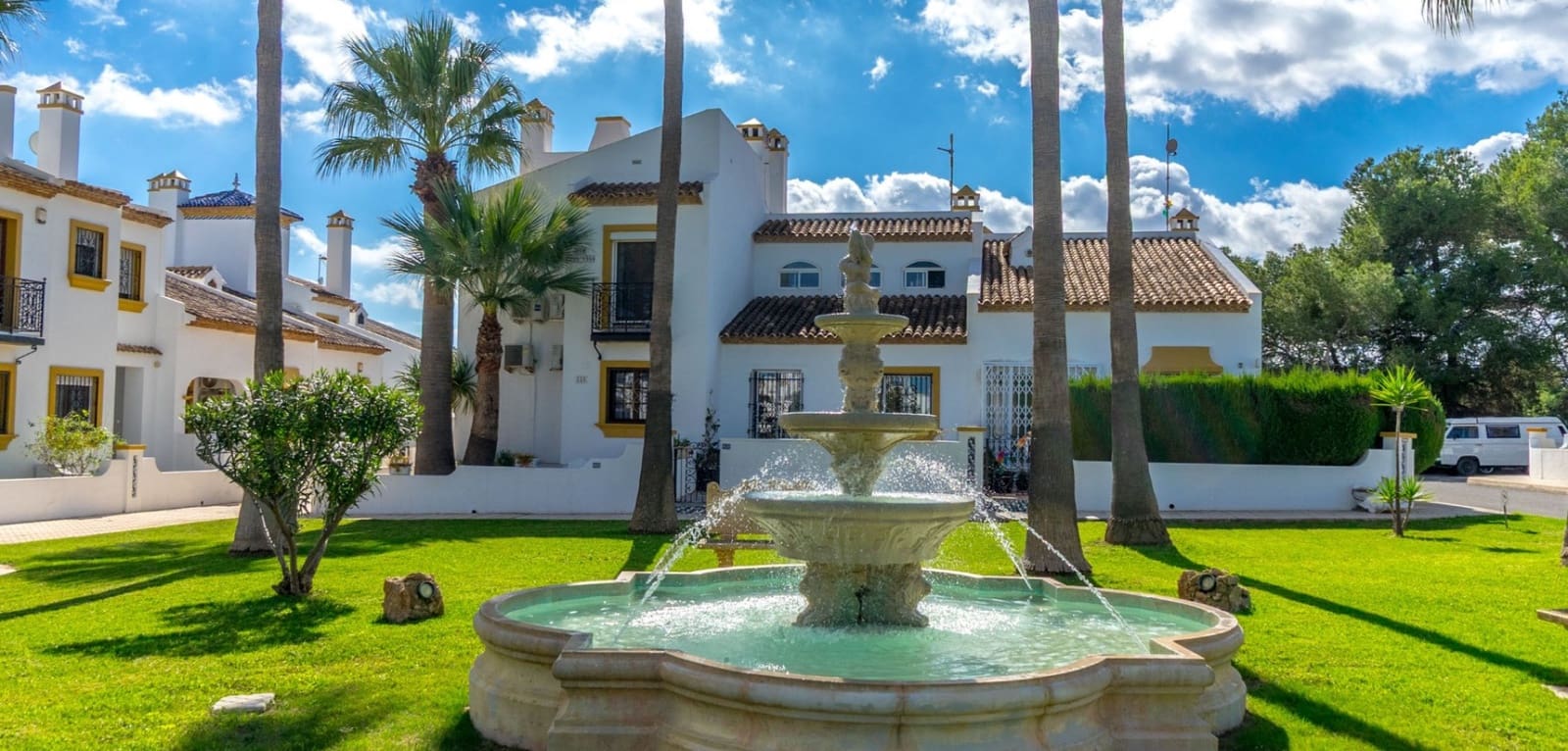 3 bedroom Apartment for sale in Villamartin with pool - € 199,000 (Ref: 9420069)