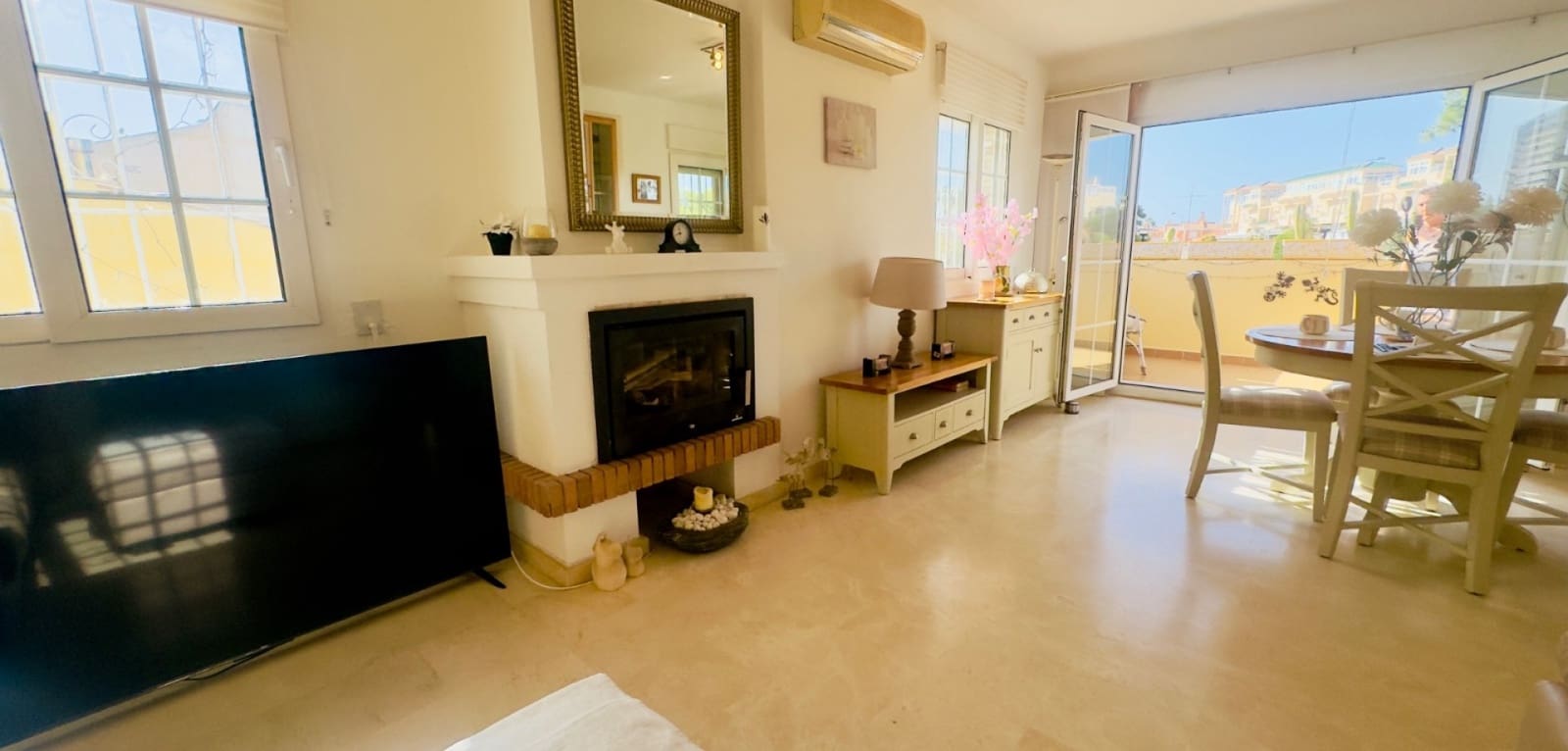 3 Zimmer Villa zu verkaufen in Playa Flamenca mit Pool - 372.000 € (Ref: 9420513)