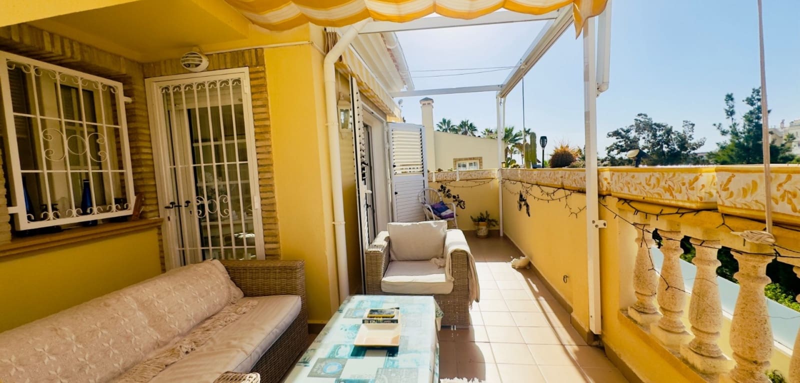 3 Zimmer Villa zu verkaufen in Playa Flamenca mit Pool - 372.000 € (Ref: 9420513)