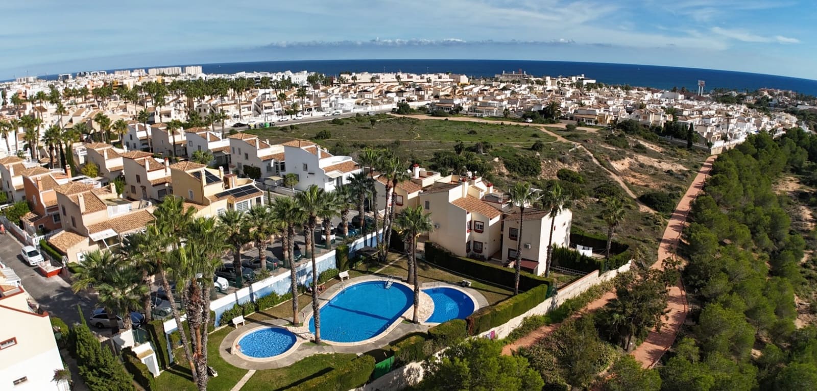 3 Zimmer Villa zu verkaufen in Playa Flamenca mit Pool - 372.000 € (Ref: 9420513)