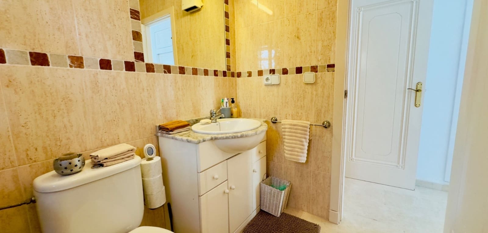 3 Zimmer Villa zu verkaufen in Playa Flamenca mit Pool - 372.000 € (Ref: 9420513)