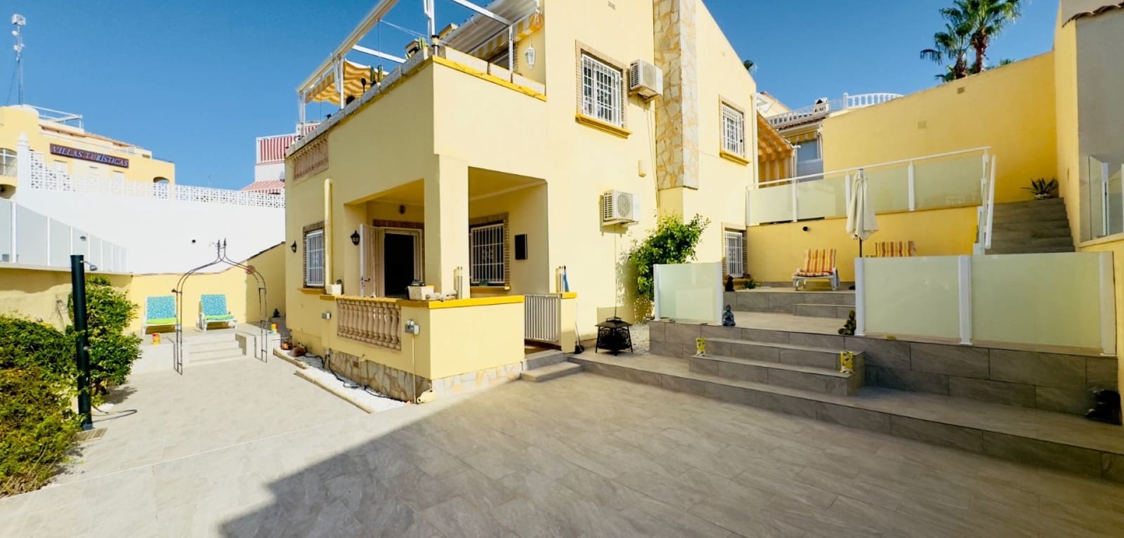 3 Zimmer Villa zu verkaufen in Playa Flamenca mit Pool - 372.000 € (Ref: 9420513)