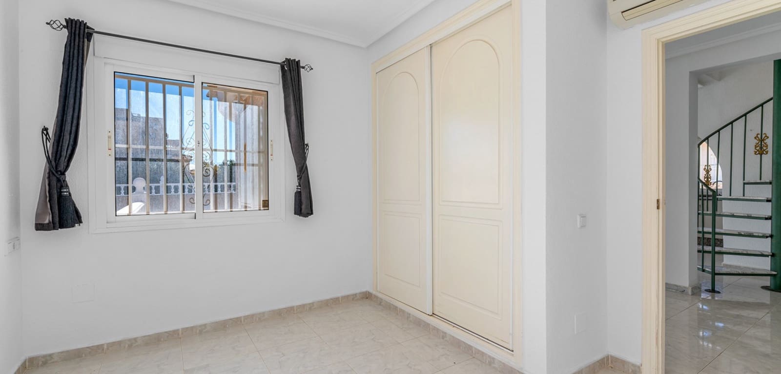 4 soveværelse Villa til salg i Rojales med swimmingpool - € 375.000 (Ref: 9425816)